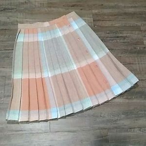⭐ Vtg. pleated knee length button up plaid skirt